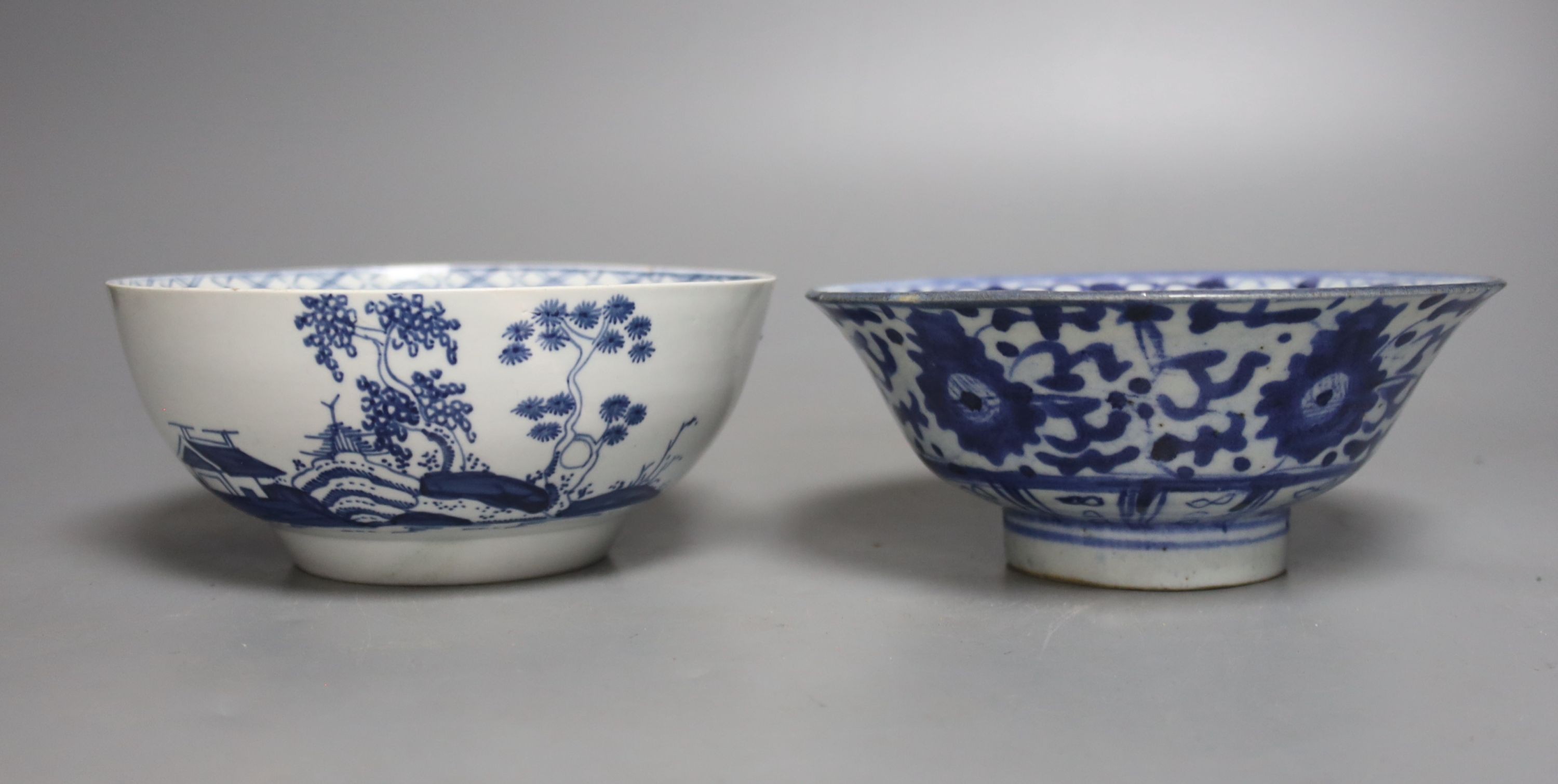 Two 18th/19th century Chinese Export porcelain bowls, largest 28cm and three plates and a Worcester bowl